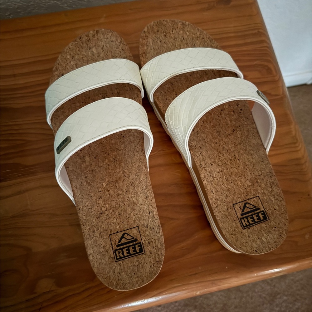 Reef cushion vista hi sandals size 9
